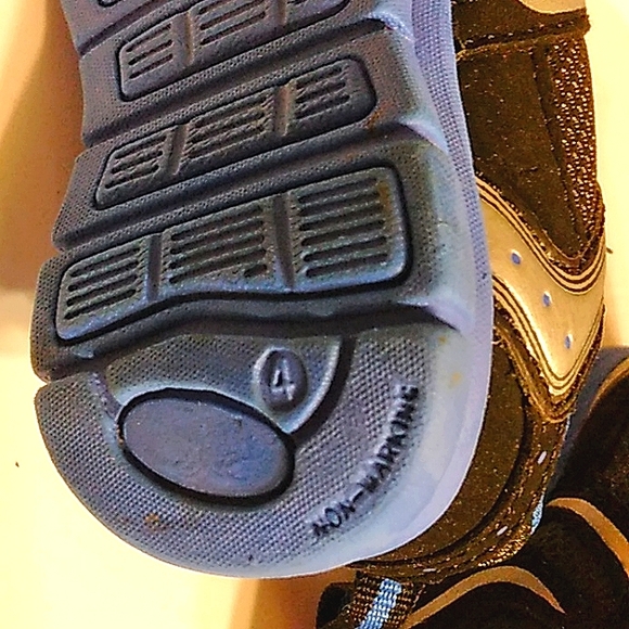 EUC Infant Boys Kid Connection Velcro Closure Non-Marking Sneakers - Picture 7 of 9